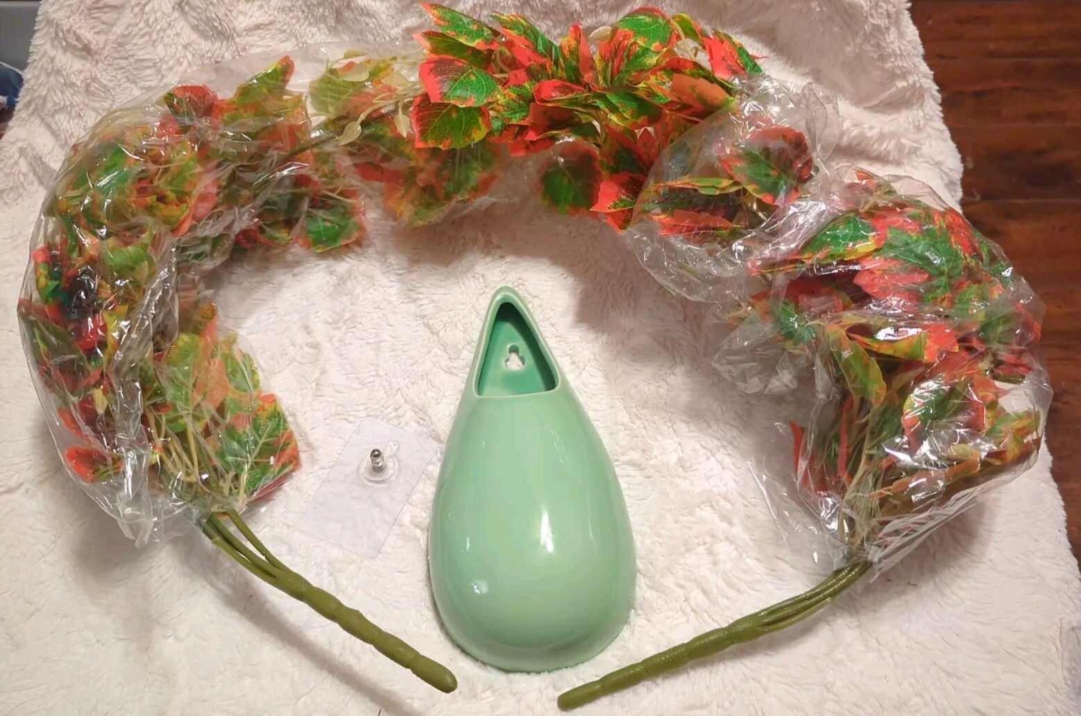 ZFPROCESS Artificial Hanging Flowers/Vines With Mint Green Wall Hanger