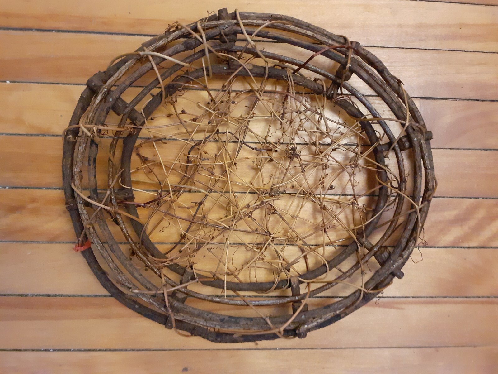 Lightweight Natural Grapevine Wreaths to Decorate, Pack of 5. Oval 12 x 14″