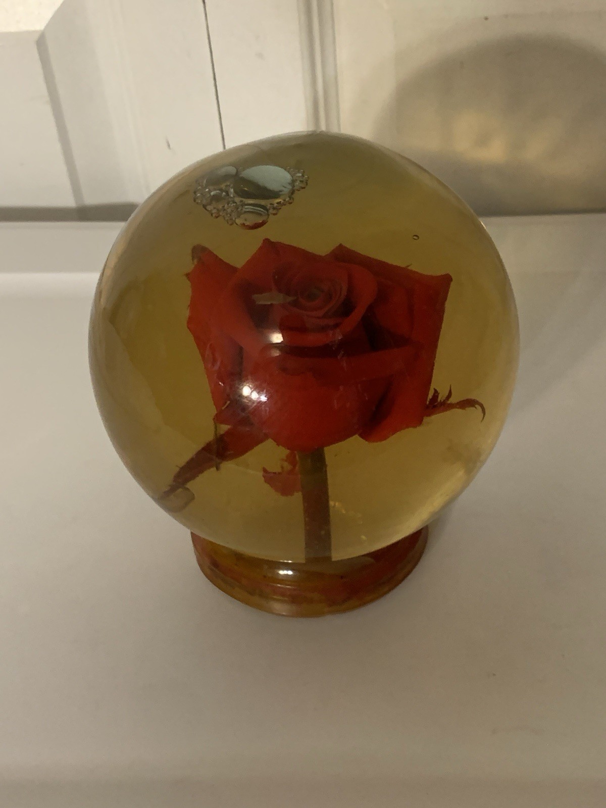 Vtg Forever Red ROSE In Glass Ball Water Dome Globe Large Real Rose 6×6 in.
