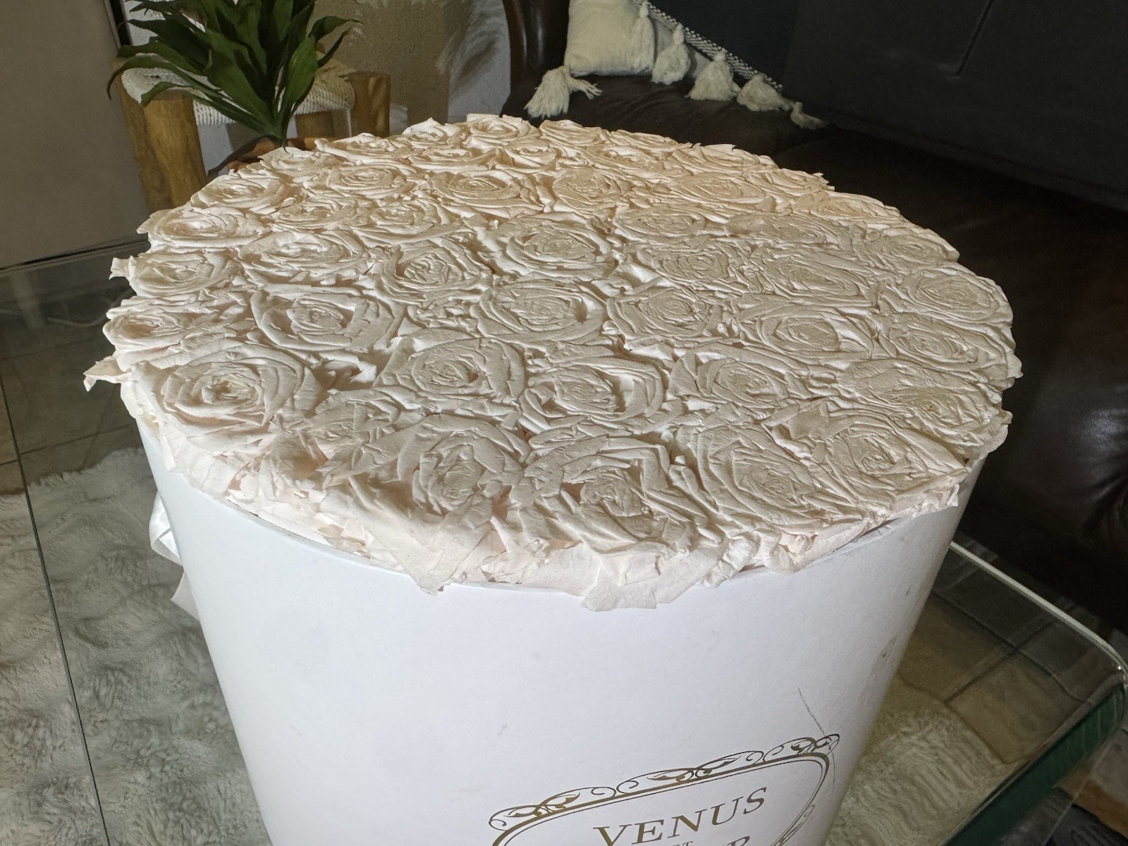 Venus Et Fleur Classic Round Rose Box Arrangement Pinkish Real Flowers