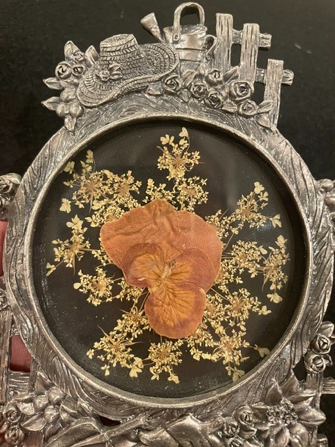 Dried Pressed Flower arrangement in a Beautful Silver Tone Frame Embossed 5X4″