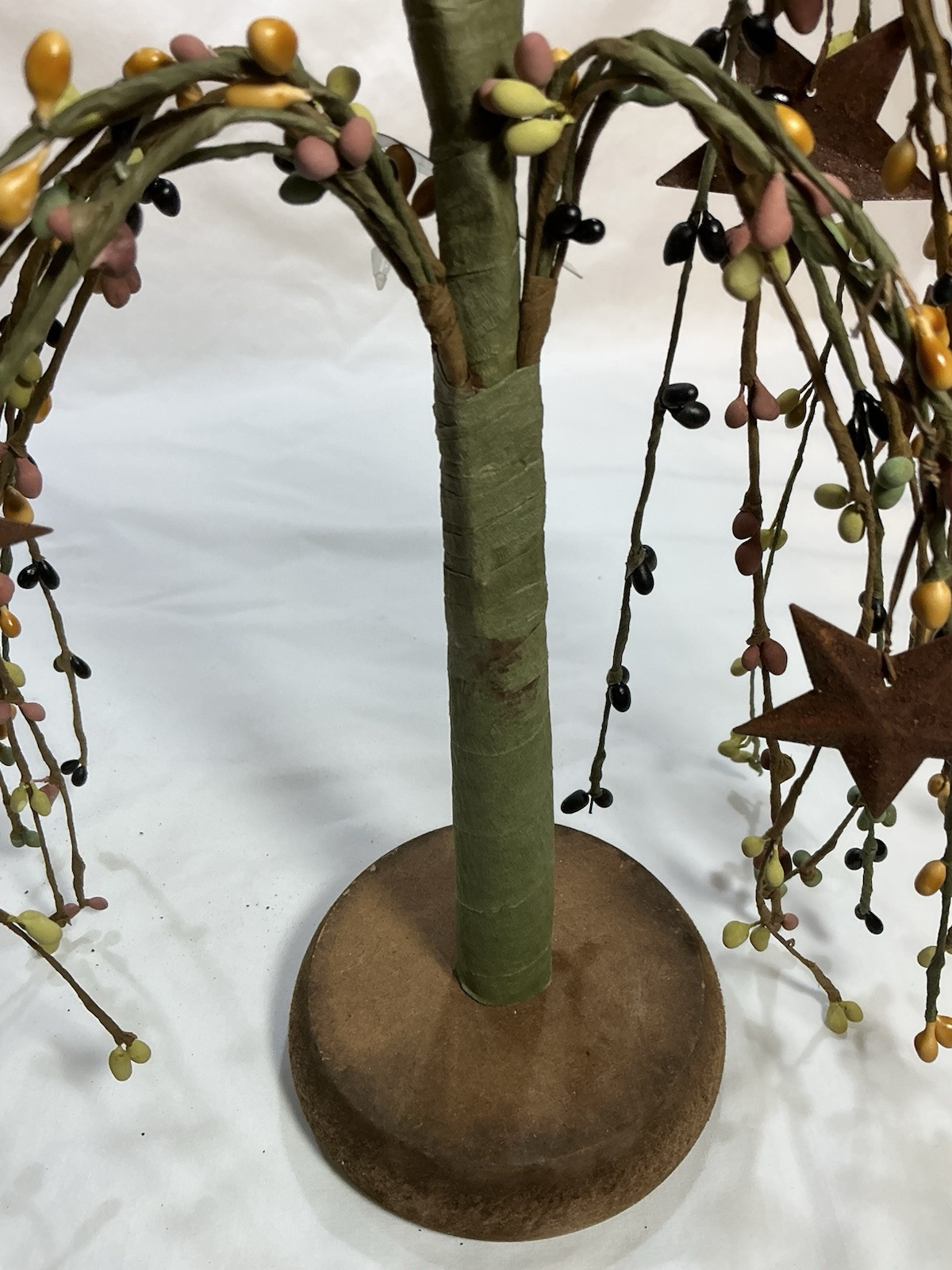 NEW Primitive Sage, Mustard, Lime, Black Pip Berry 13” Willow Tree W/Rusty Stars