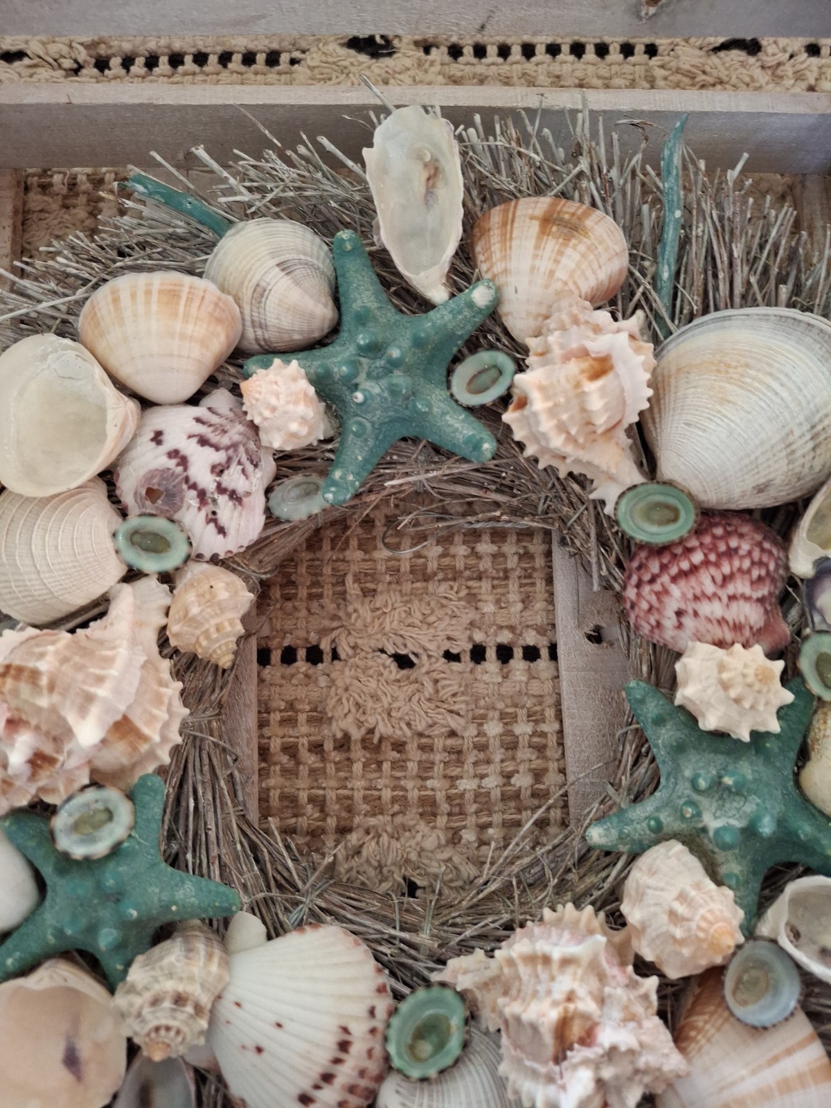 New In Crate Seashell Starfish Wreath “Shoreline” Luxury Home Decor Wall Hanging