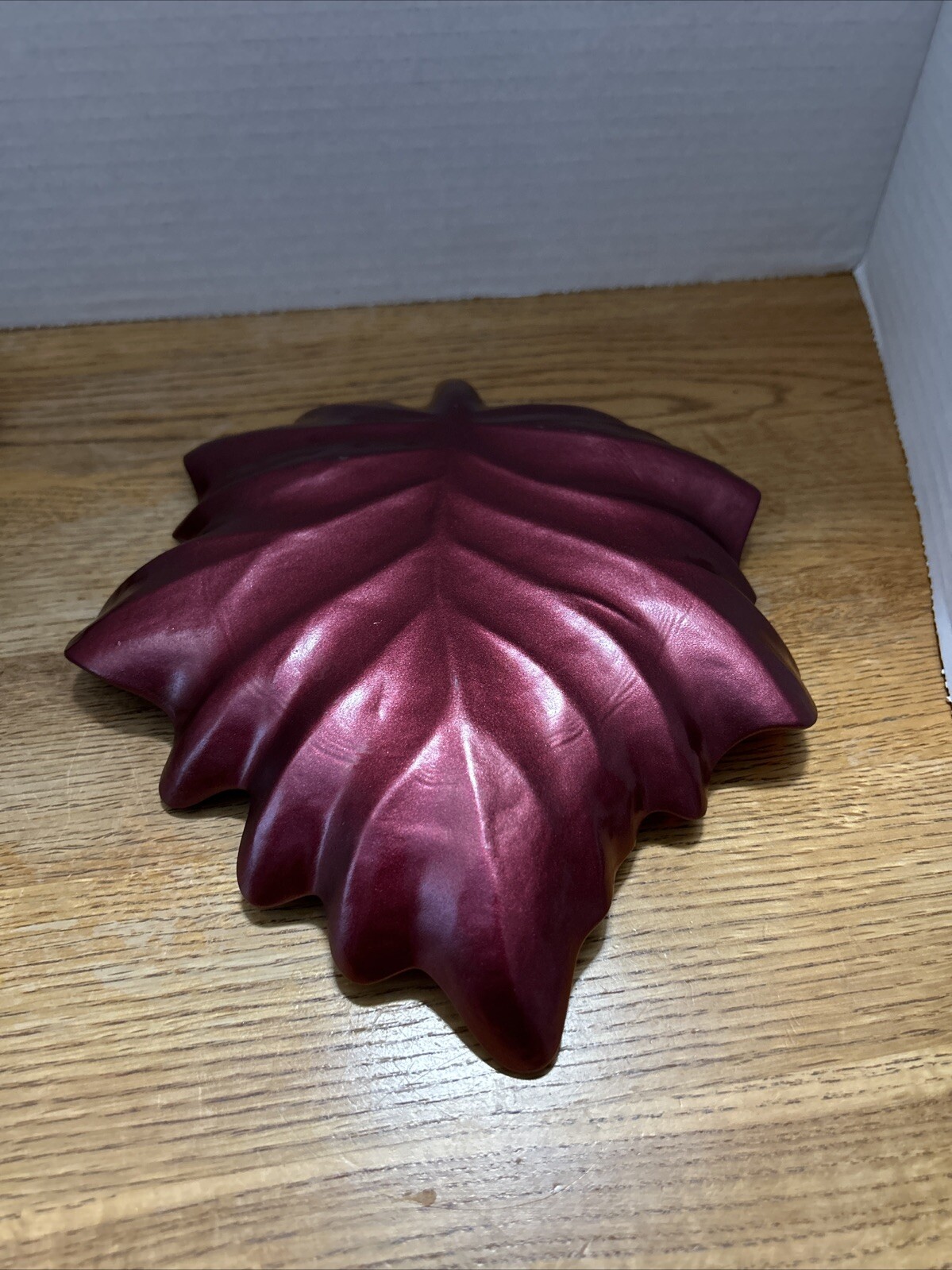Pair Of Accents Leaves 1 Green 1 Maroon