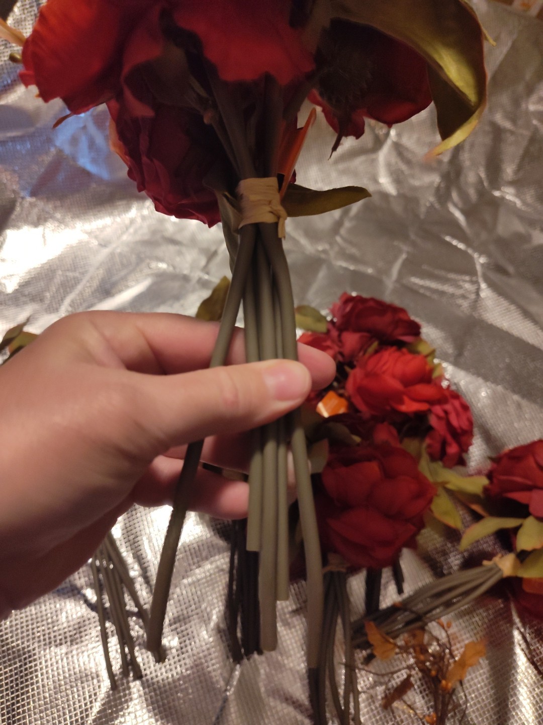 Multi Stem Box Of Faux Rose & Ranunculus Bouquets X6 Bundle & 1 Sm Fall Pick NWT