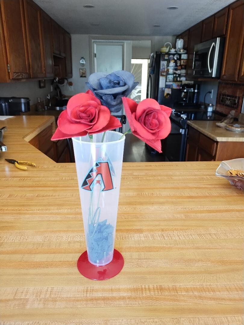 Arizona Diamondbacks vase and 3 three leather roses black red