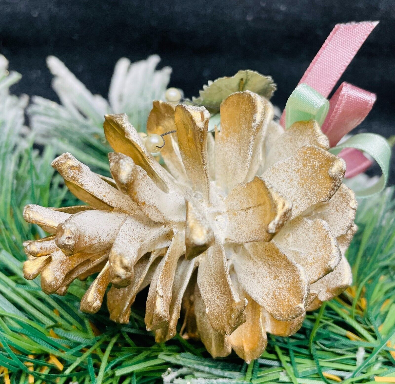 EUC S/6 Gold & White Pine Cones w/Pink Silk Roses, Pink/Green Ribbon, 7 1/2″ L