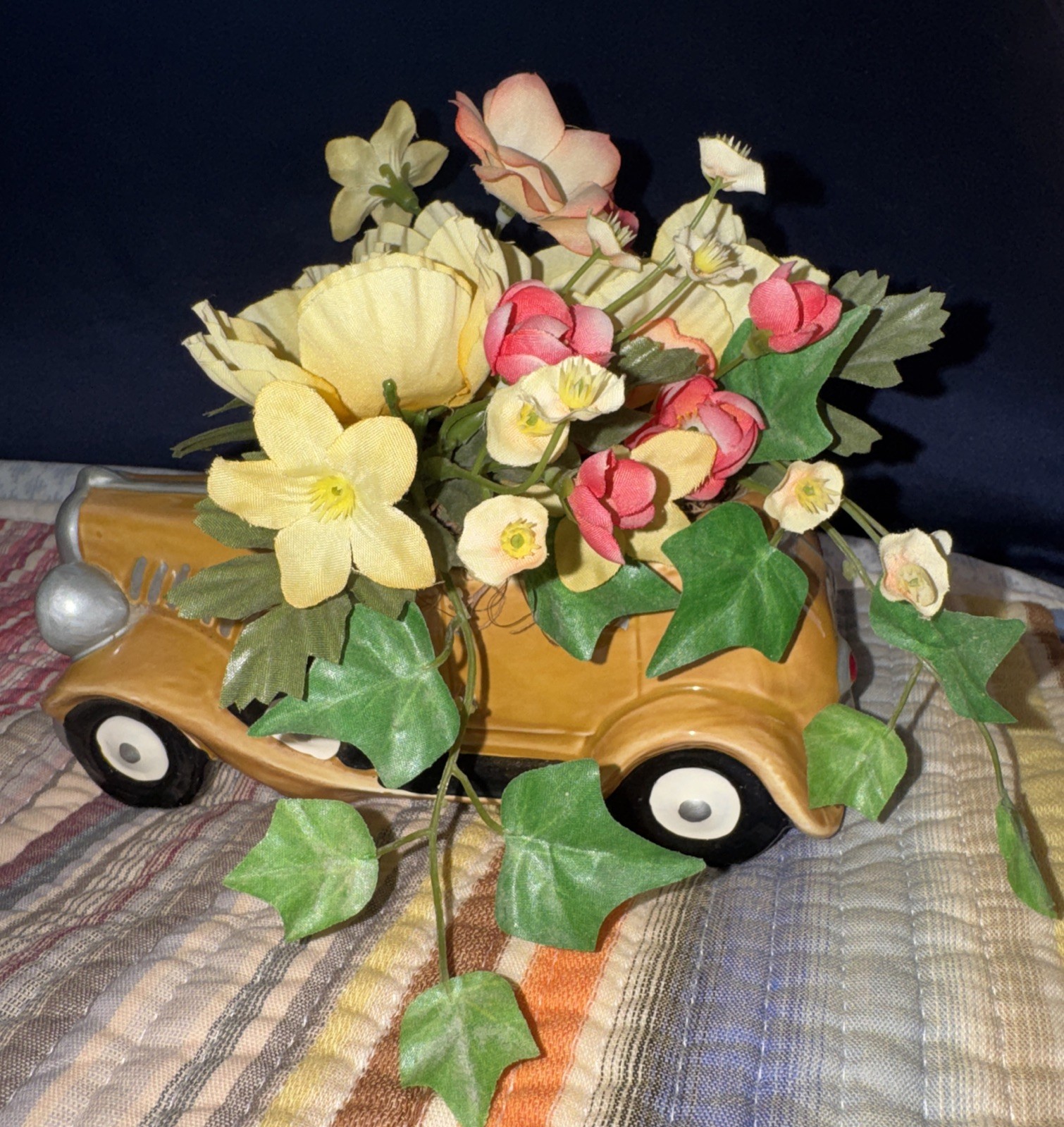 Vtg Retro MCM Floral Arrangement Antique Car Holder