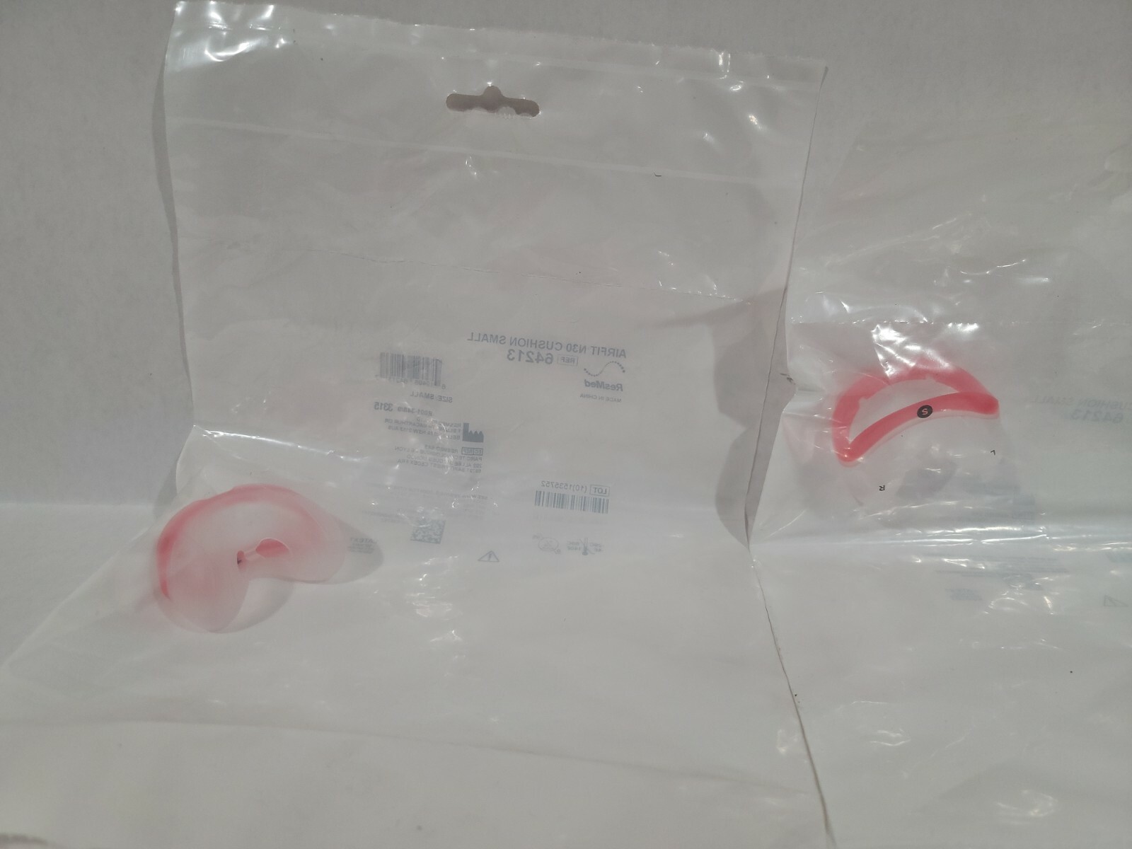 Lot of 2 N30 CUSHION SMALL 64213 (new sealed)