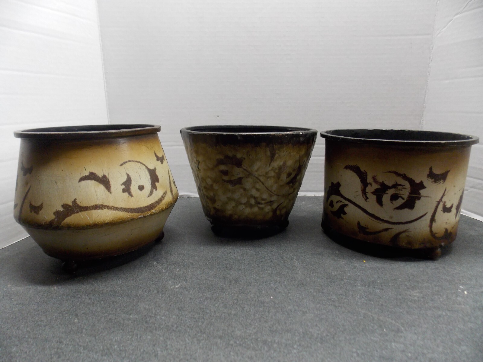 set of 3 beautiful metal tan and brown design planters 5″-6.6″ wide, 5″ tall