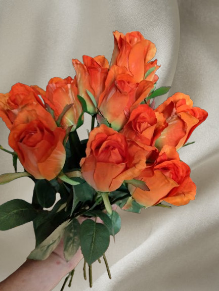 ONE DOZEN 23″ Single stemmed silk roses. ORANGE