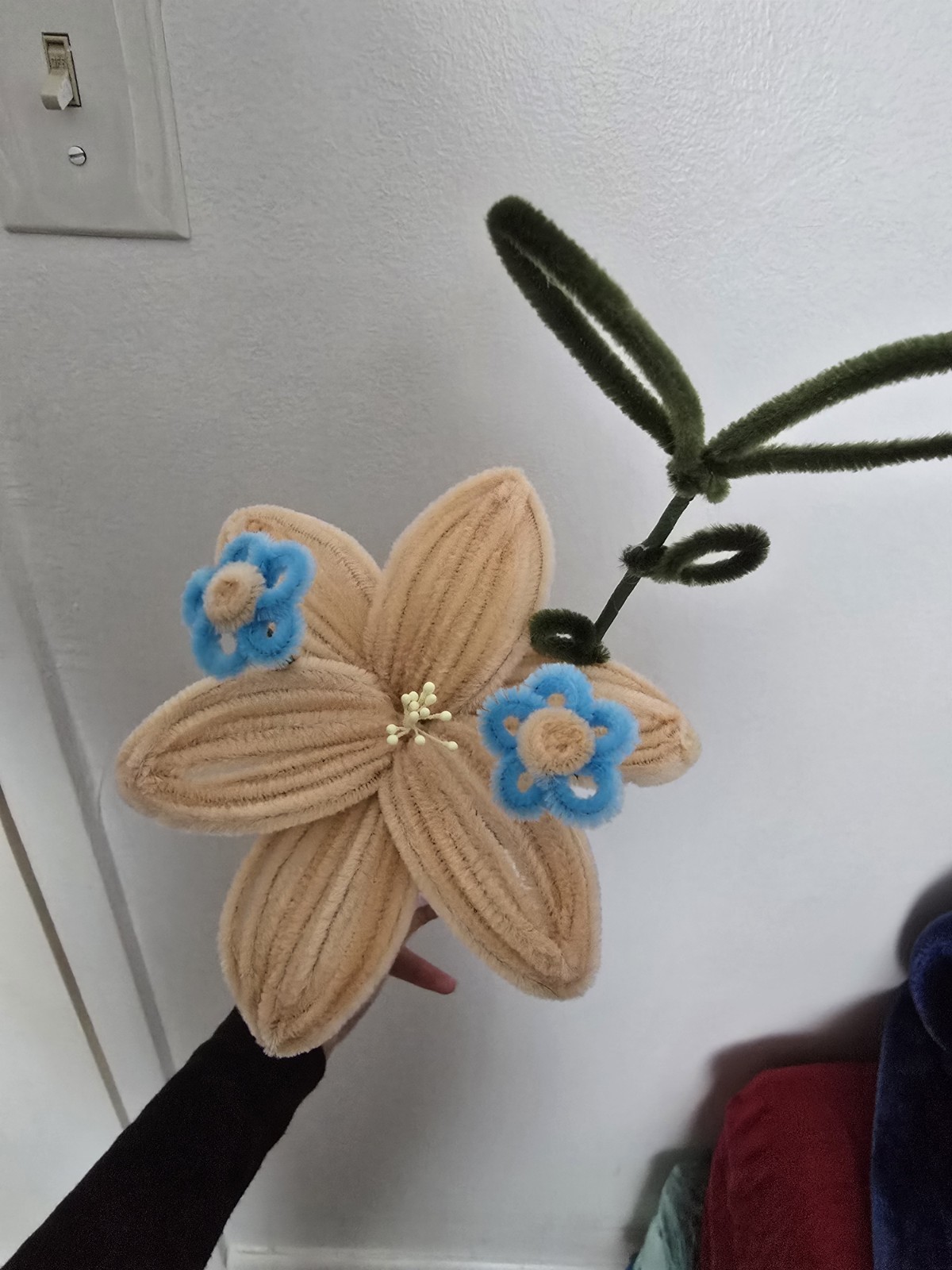 Blue & beige pipe cleaner flower bouquet arrangement centerpiece
