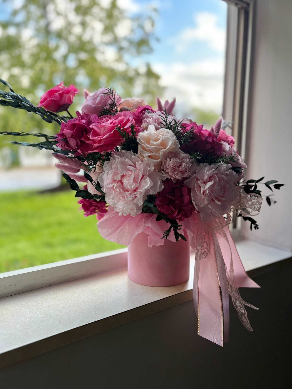 Preserved Flower Bouquet in Pink Raspberry Hat Box, Real Flowers, Lasts 1+ Year