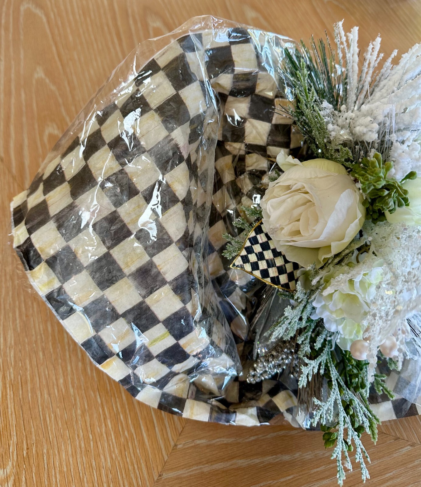 Lrg Winter White MacKenzie Childs Rose Bouquet Courtly Checks Cello Wrap w/ Tag