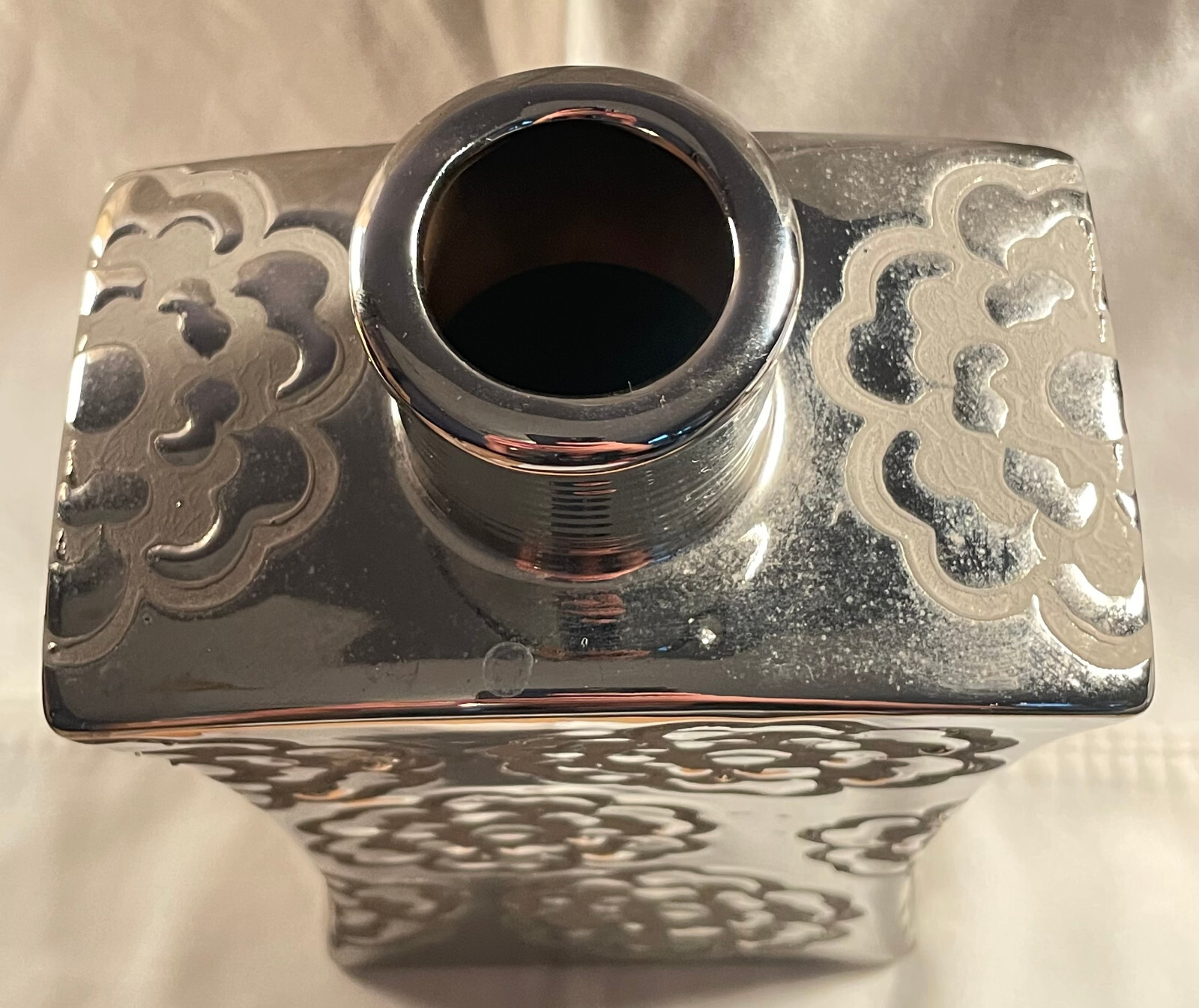 10 X 5 in Rectangle Silver Flower Vace With Flora Design