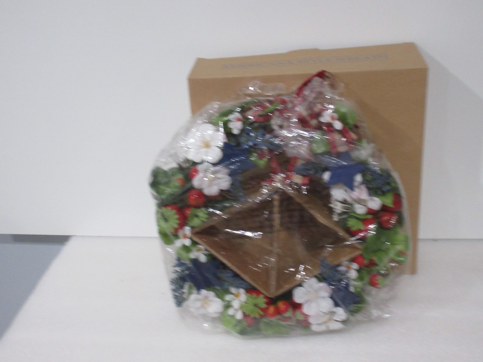 Vintage Avon Americana Patriotic Wreath | Summer July 4 | NIB 2002 Retired HTF