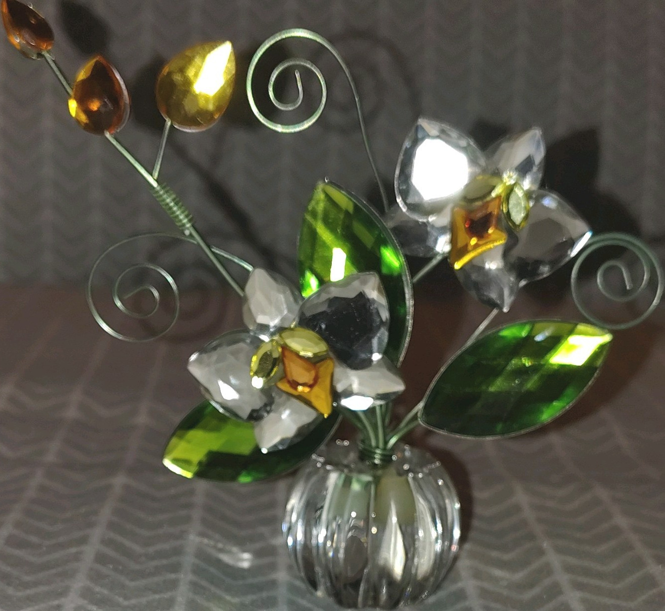 Ganz Crystal Expressions Lily Posy Pot.