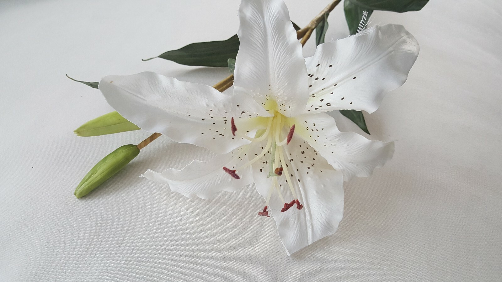Faux White Tiger Lilly Stems – Bundle Lot 22 Stems
