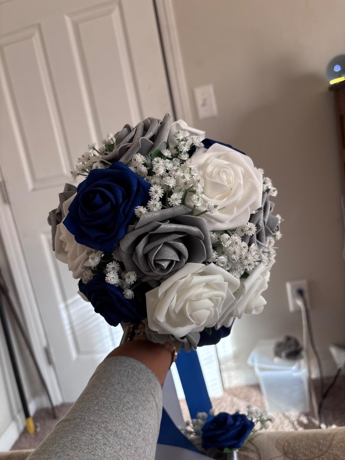 Artificial Flowers 25PCS White & Silver Gray & Royal Blue Real Looking Foam R…
