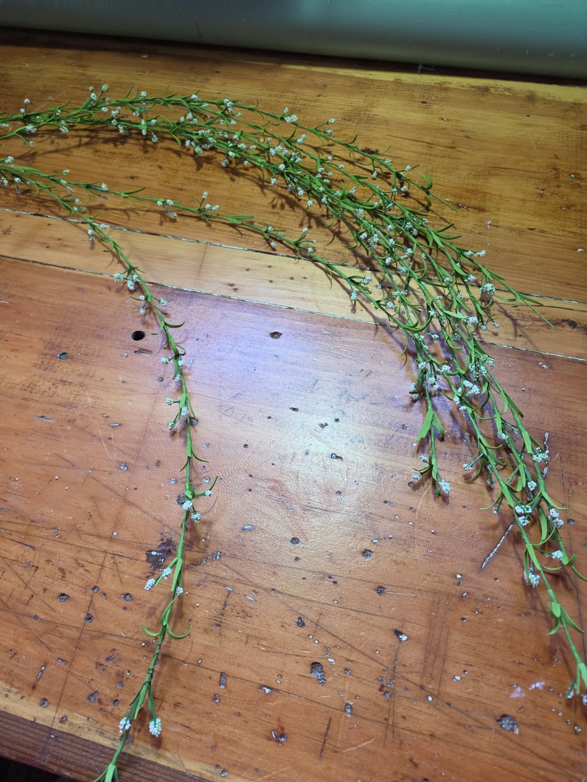 Delicate Green & White Trailing Silk Greenery 35″ Stems. Hangs Gacefully PRETTY