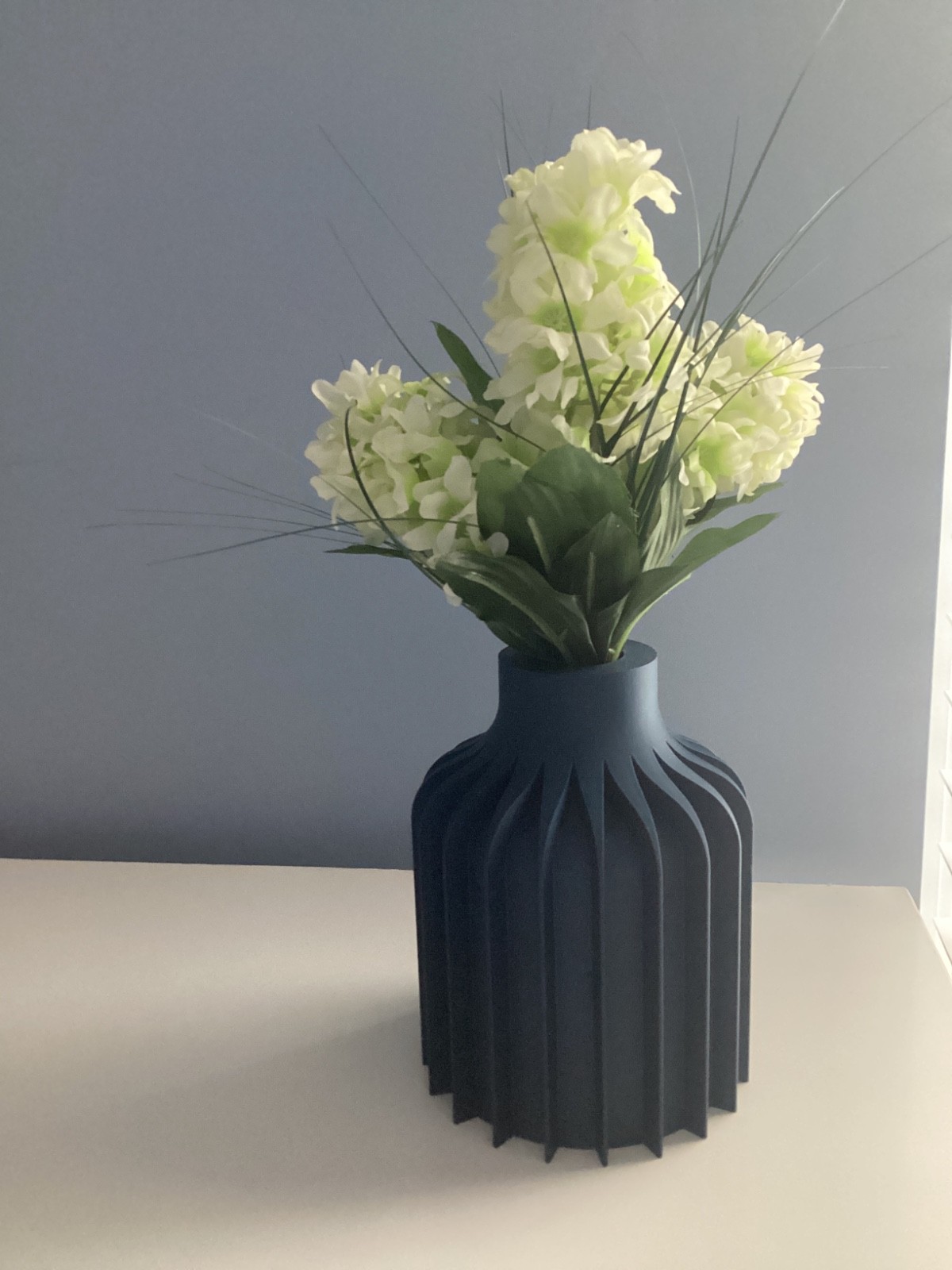 3D VASE GEOMETRIC INDOORS USE ONLY NAVY BLUE NEW ROUND MEDIUM