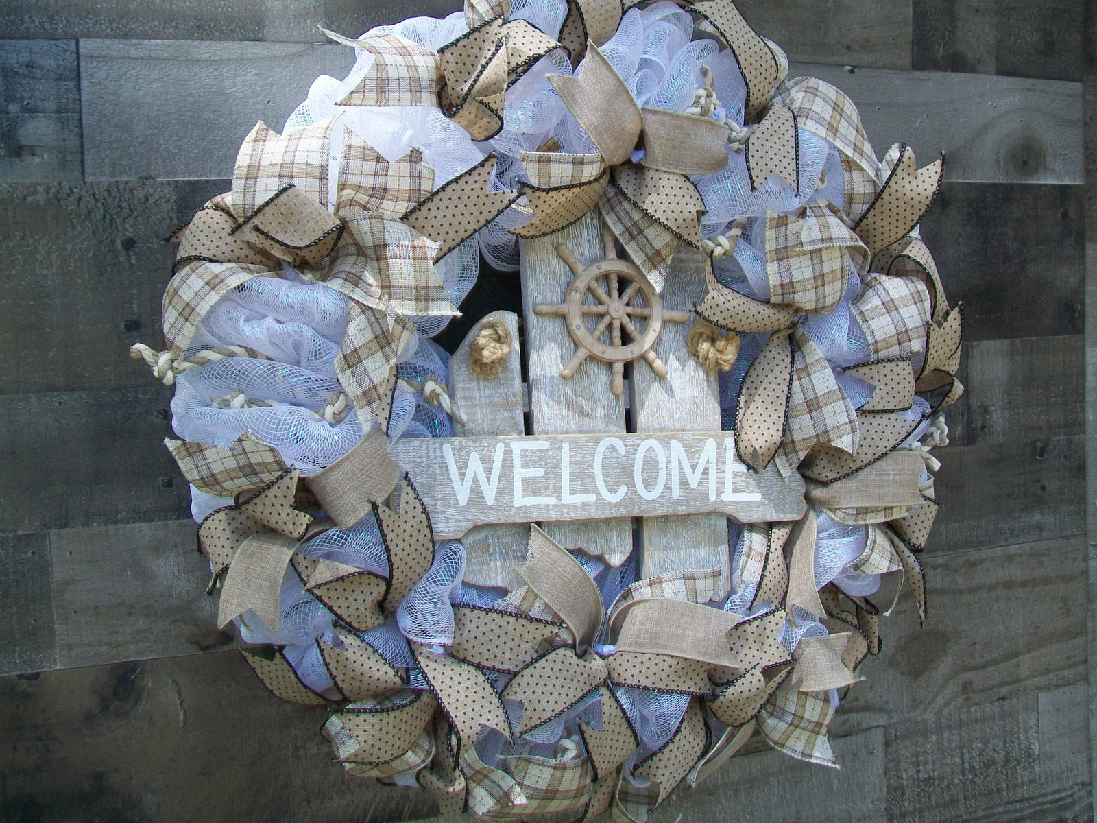 Country Farmhouse Beige White Mesh Wreath with Wood Fence Welcome Plaque