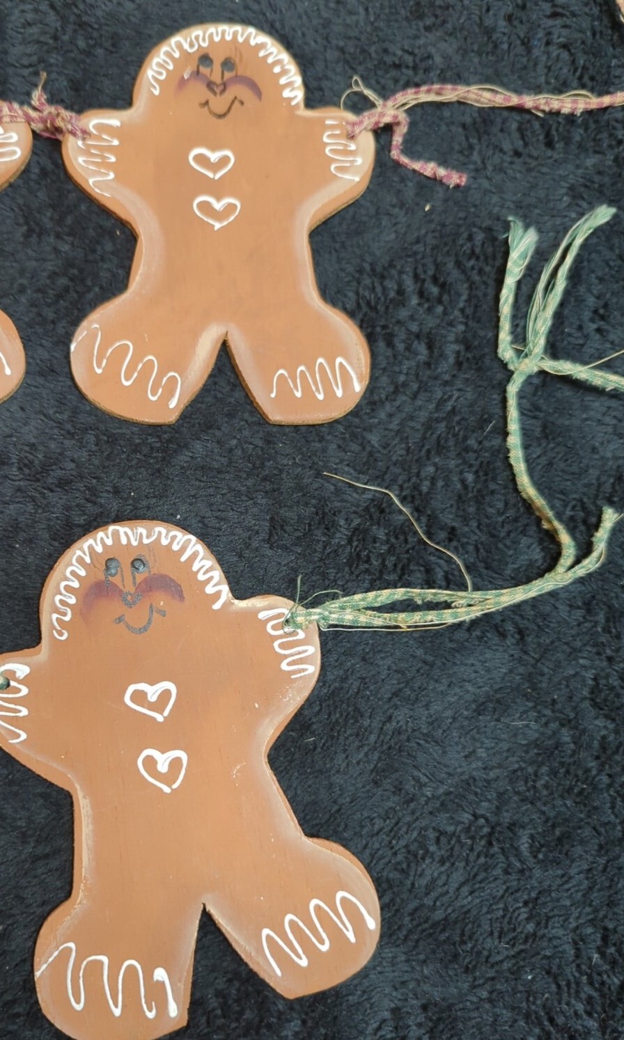 Primitive Rustic GINGERBREAD MAN Basket & Hanging Decorations HAPPY HOLIDAYS