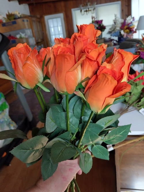 ONE DOZEN 23″ Single stemmed silk roses. ORANGE