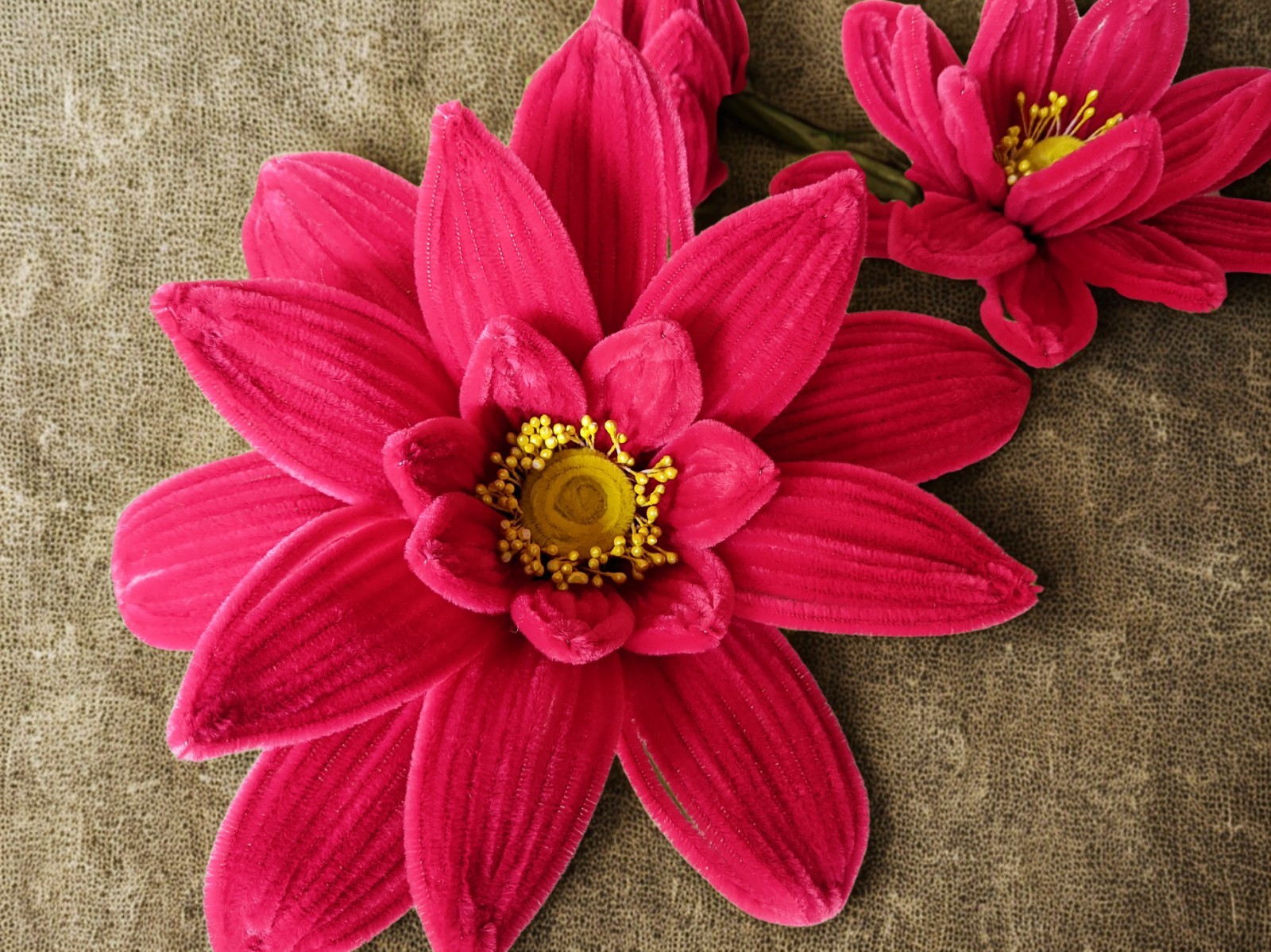 Handmade Pipe Cleaner Lotus Flower Pot | Vibrant Home Décor | Unique Gift Idea