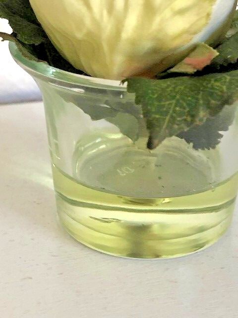 Artificial Silk White Rose Flower in Clear Vase with Faux Water