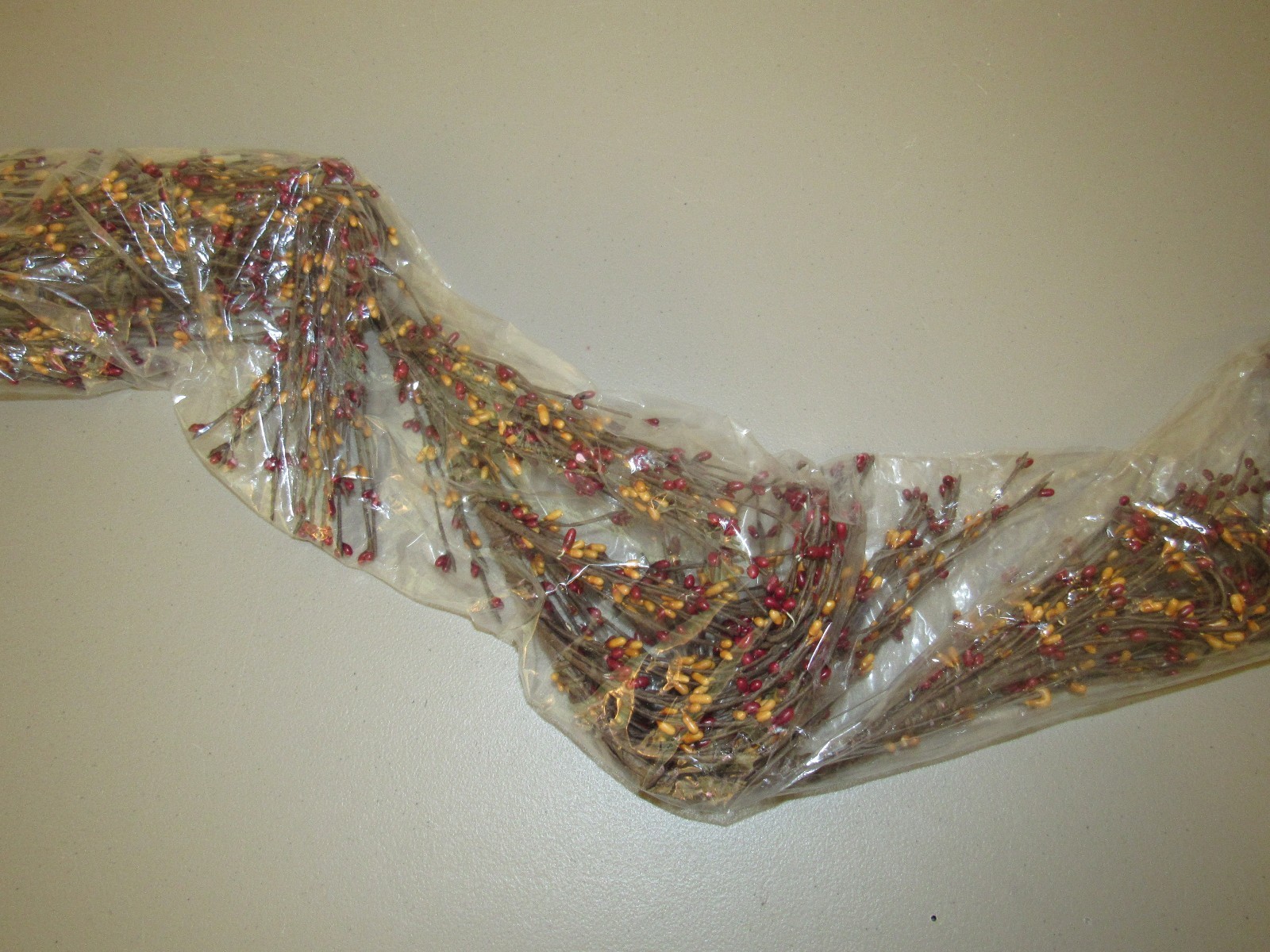 NWT Pip Berry Garland – Primitive Burgundy & Gold – 52 inches