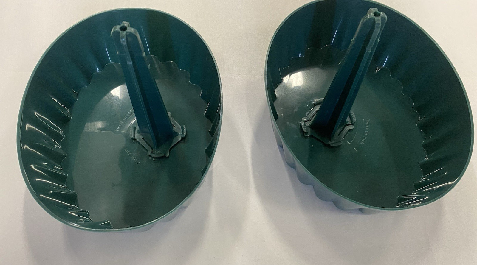 Teleflors 2 PCs Plastic Platform Base for mounting a statue in Flowers