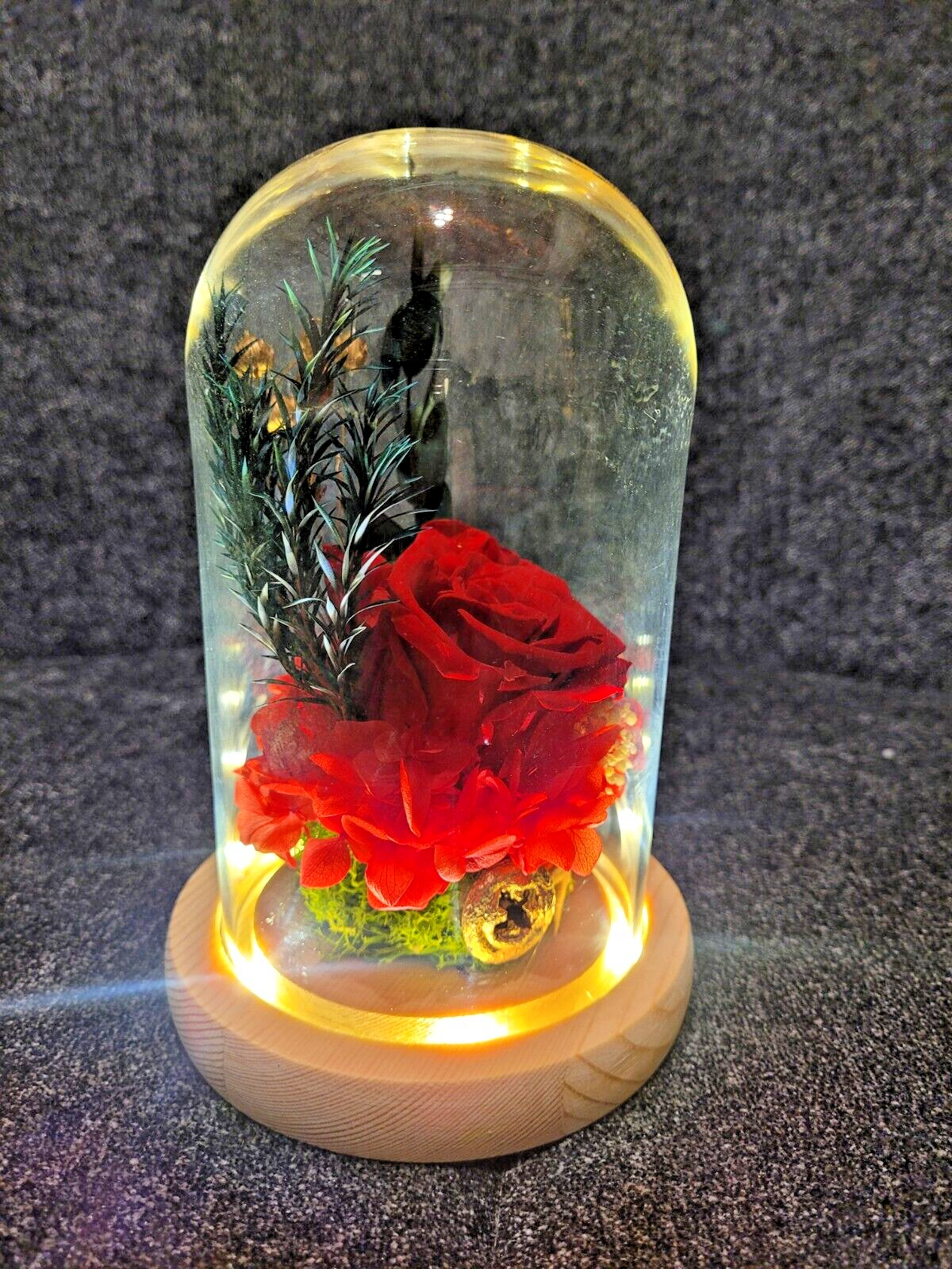 Flower Decoration Glass Cover Wooden Base Valentine’s Day Gift for Girlfriend’