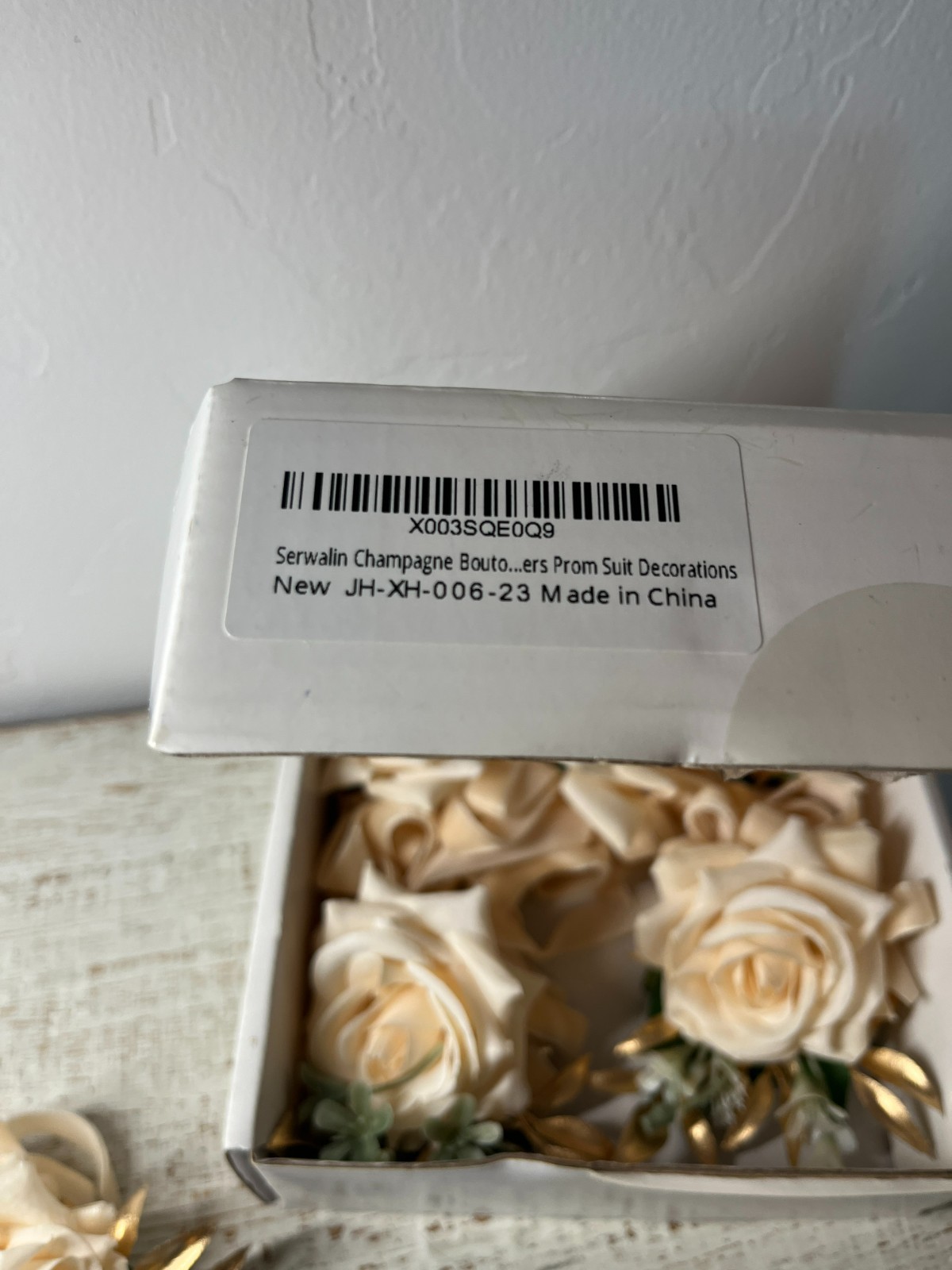 Set of 6 Serwalin Champagne Artificial Flower Boutonnieres NIB