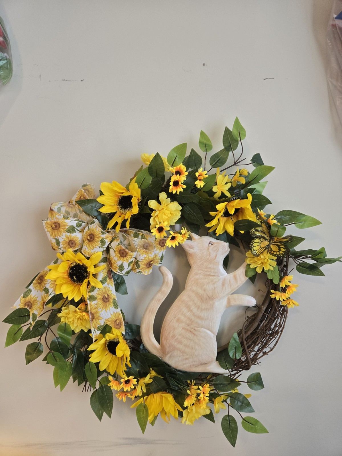 Artificial Sunflower & Greenery Floral Wreath Door Decoration w/ Cat & Butterfly