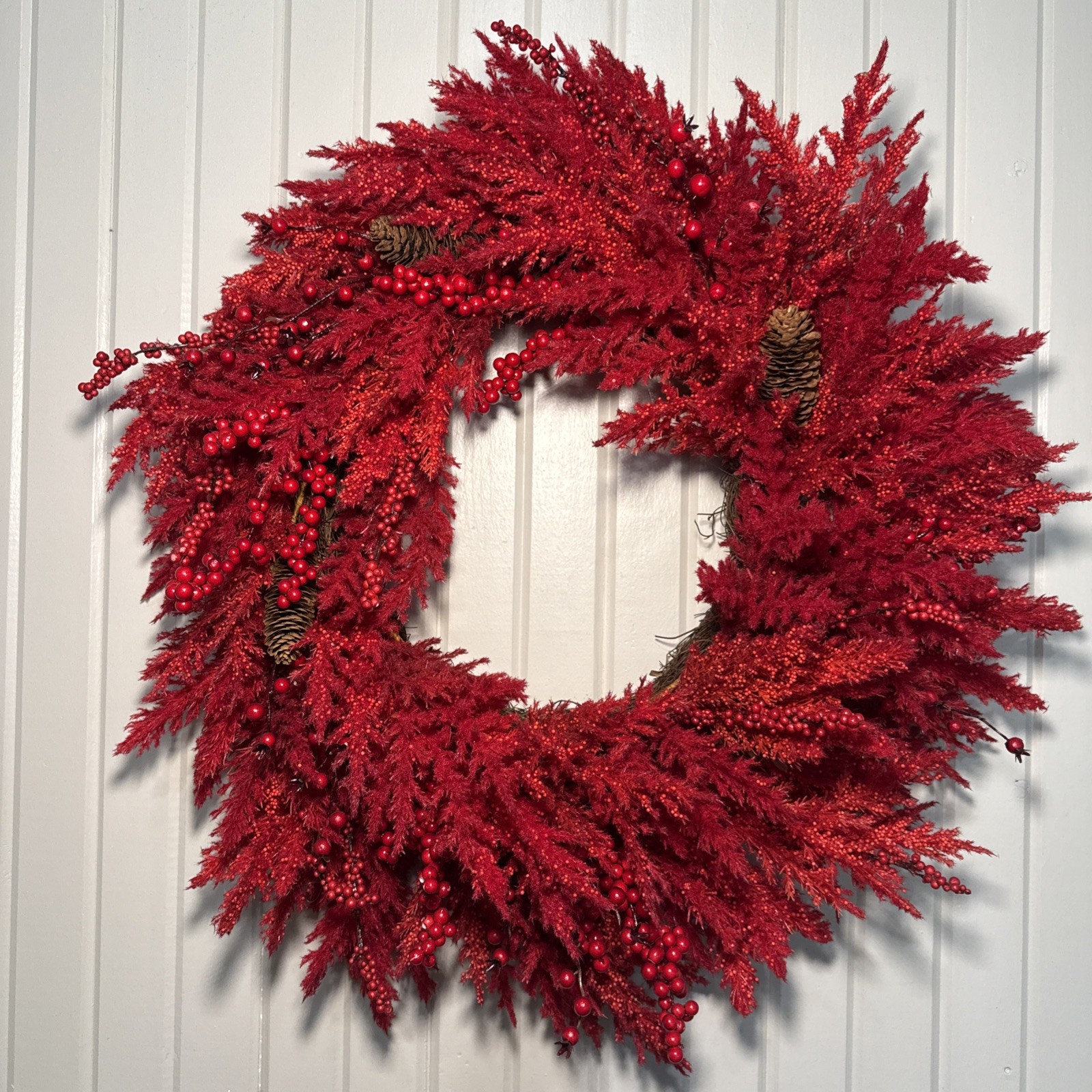 Beautiful Fluffy Red Christmas Wreath Berries Pinecones 27”