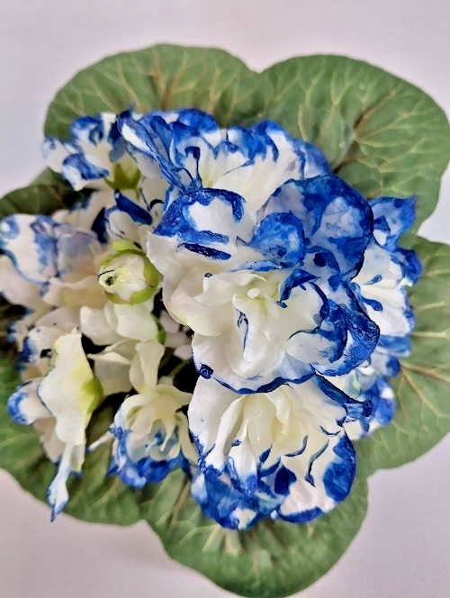 8″ ARTIFICIAL Semi-Miniature African Violet – no pot.
