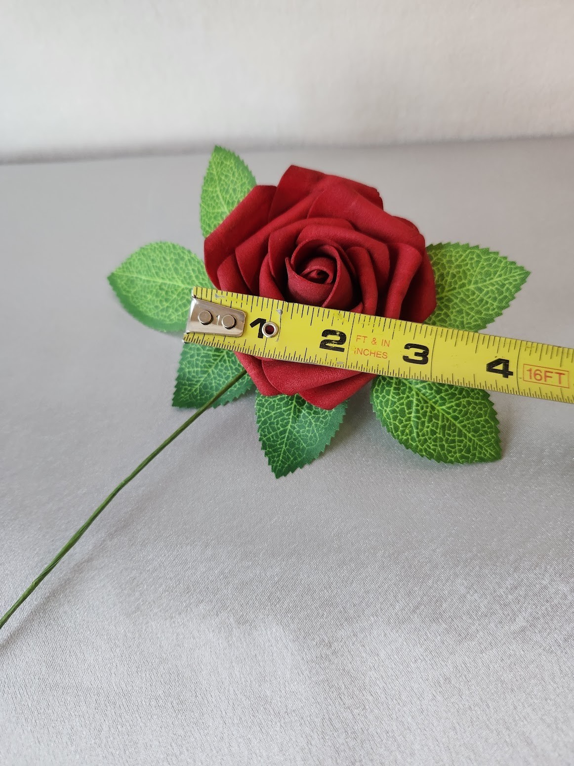 50pcs Artificial Flowers Foam Roses with Stems and 6 leaf pieces NEW