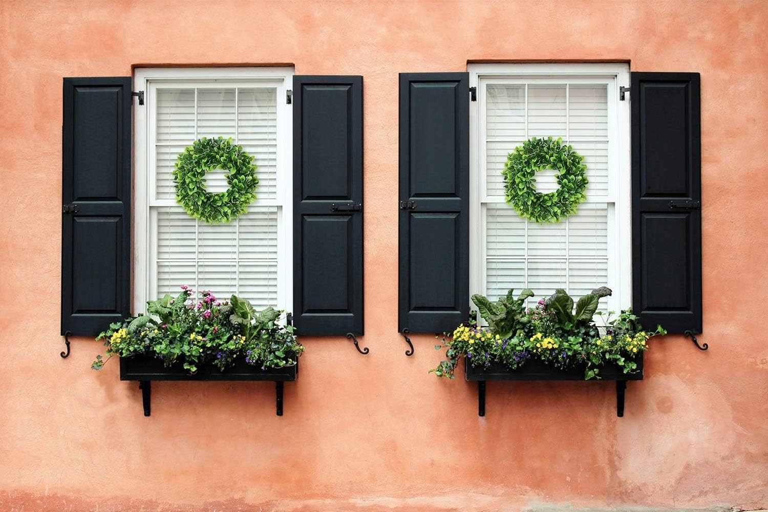 10 Inch Artificial Green Wreath – Plastic Boxwood Wall Decor