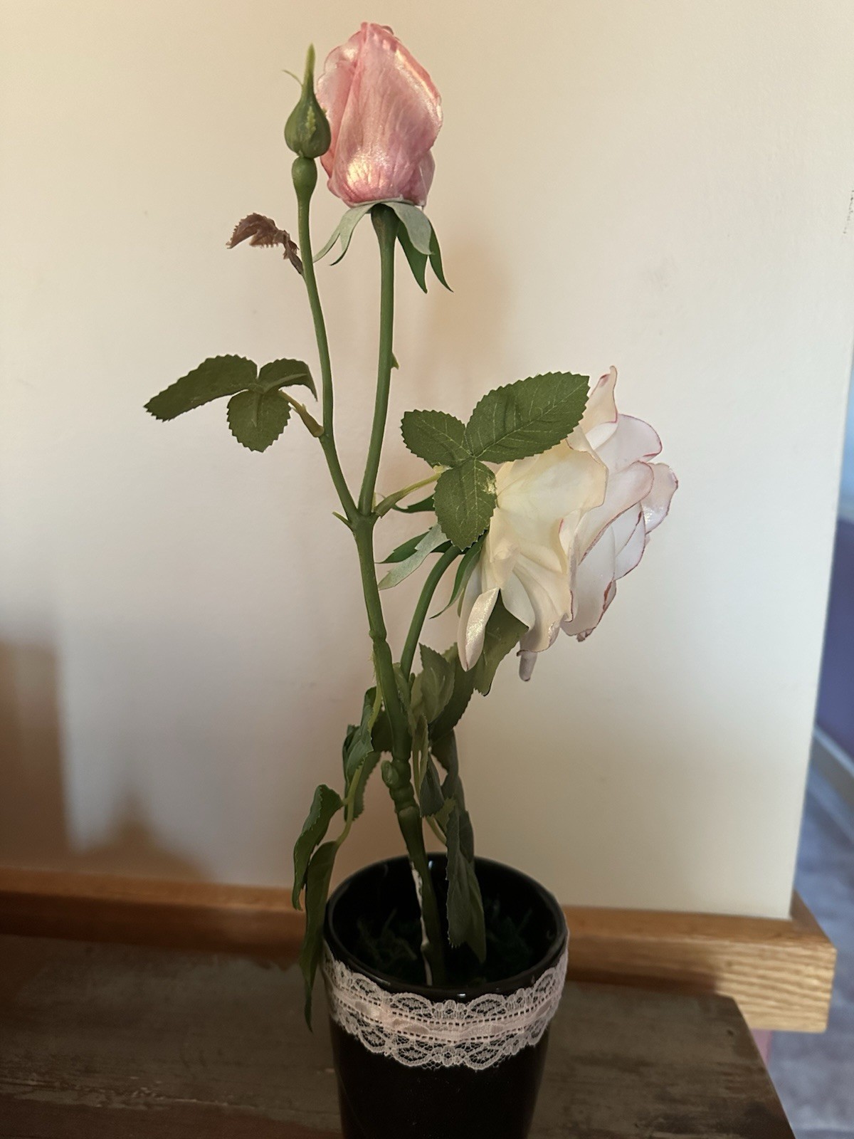 Alice In Wonderland Talking Flower Artificial Roses In Pot