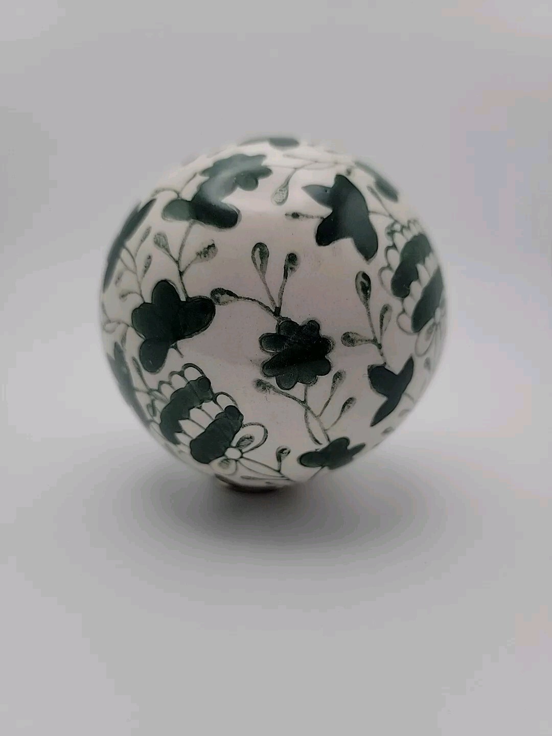 Decorative Ball- Cream & Hunter Green – 3.5 Inches