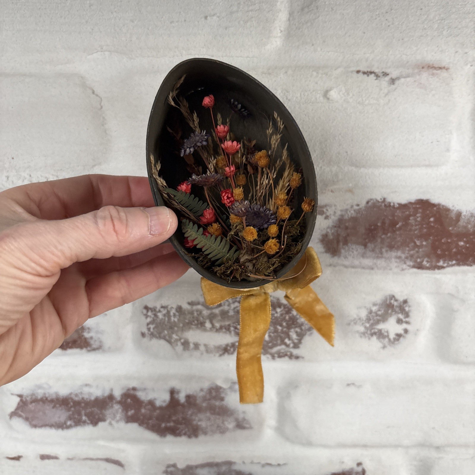 2 VTG Faux Dried Flower Style Arrangement Egg Shape Diorama Box Wall Hang MCM