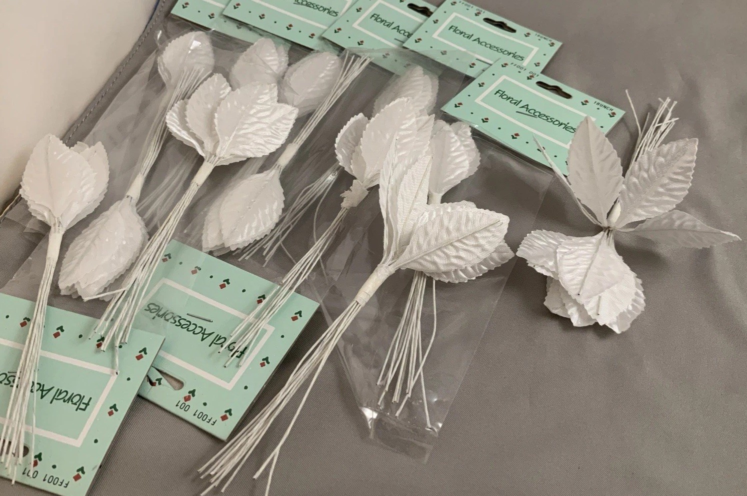 12 pks White Silk Floral Wired Leaf Picks Wedding 1 1/2” Wire Leaves Lot Of 100+