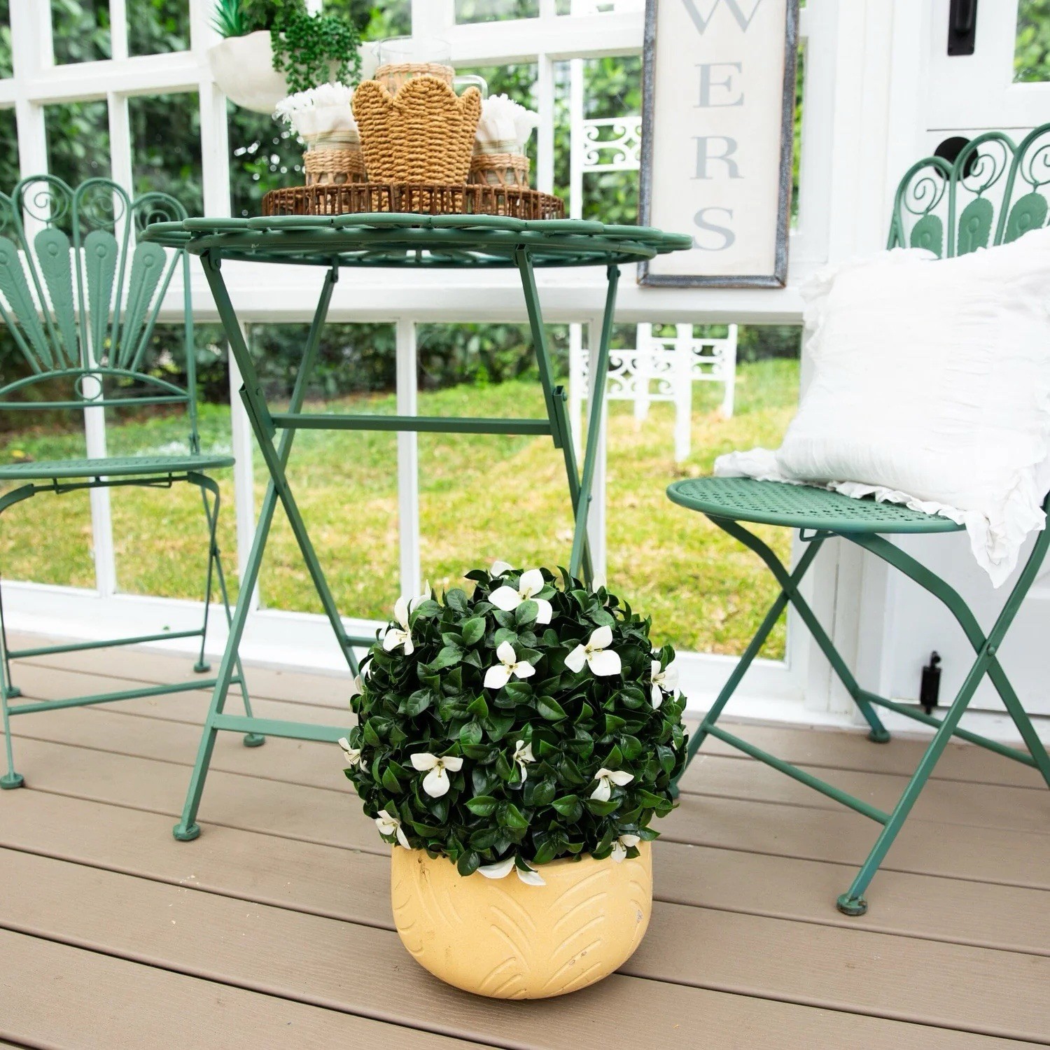 15″ UV Resistant Artificial Boxwood and Gardenia Topiary Plant (Indoor/Outdoor)