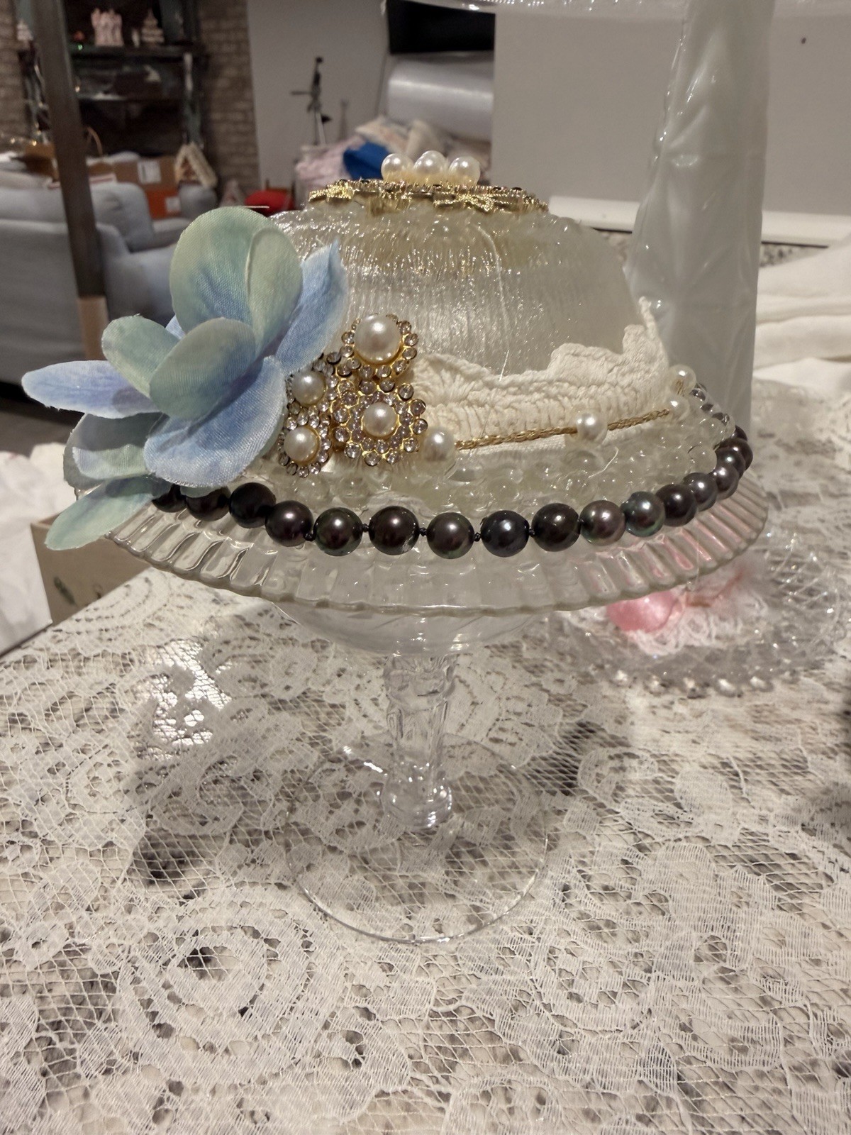 Glass HAT stand, vintage floral Hydrangea arrangement, blue/white/gold, 7in