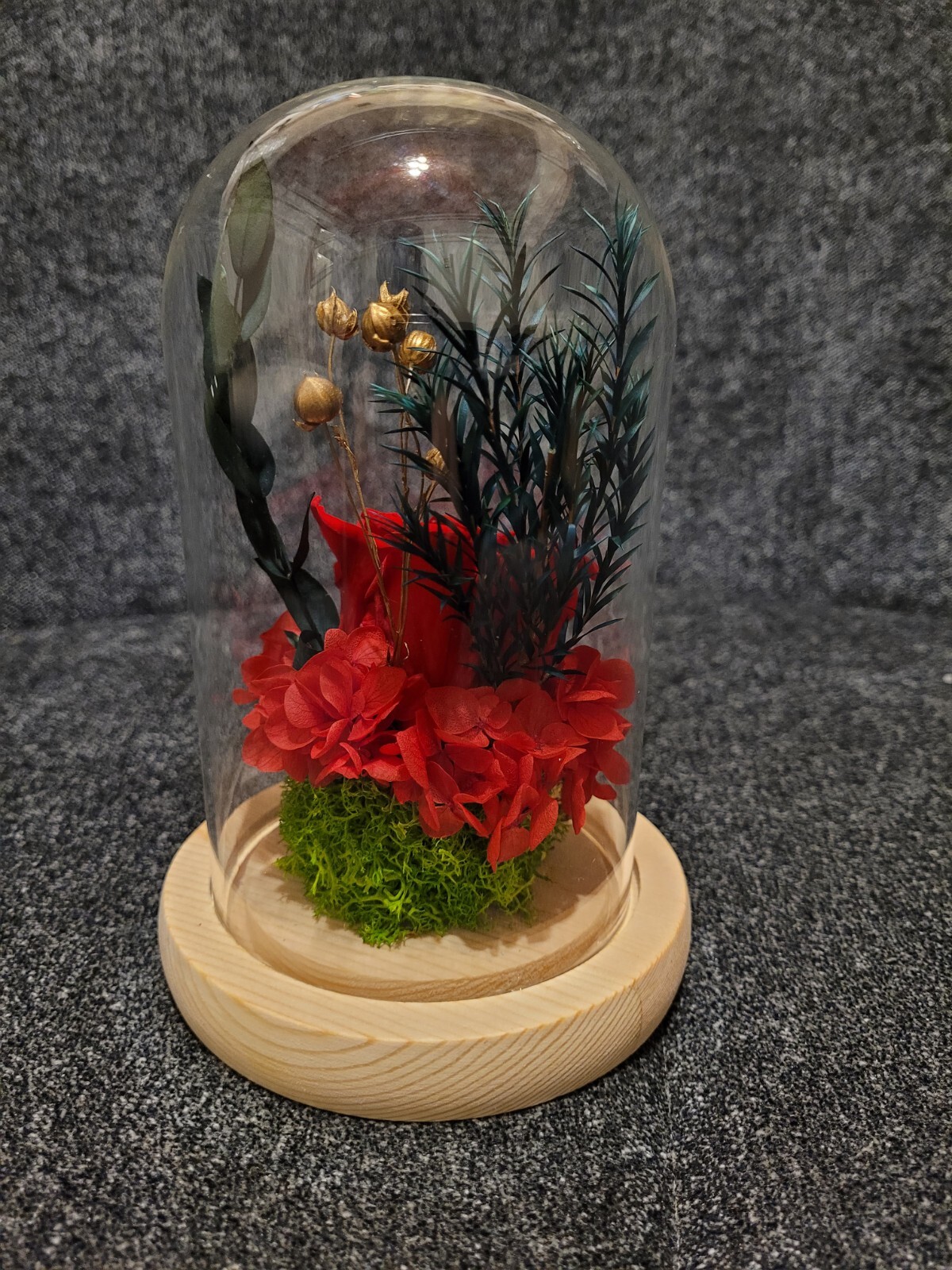 Flower Decoration Glass Cover Wooden Base Valentine’s Day Gift for Girlfriend’