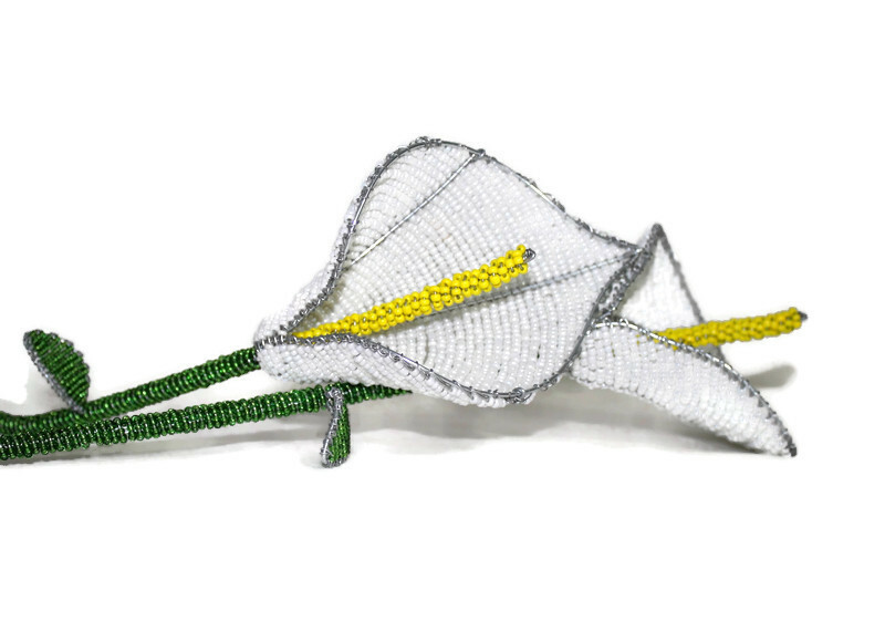 White Lily Beaded flower, with green sterm and yellow heart. African Art giftset