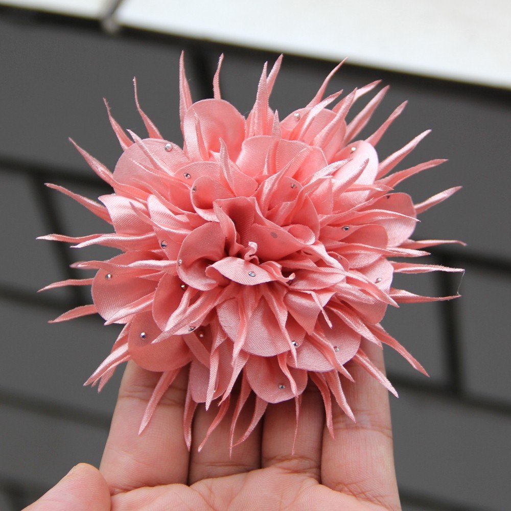 With Beard Edge9.5cm New Women’s Flower Brooch with Tassel Beads Handmade Craft