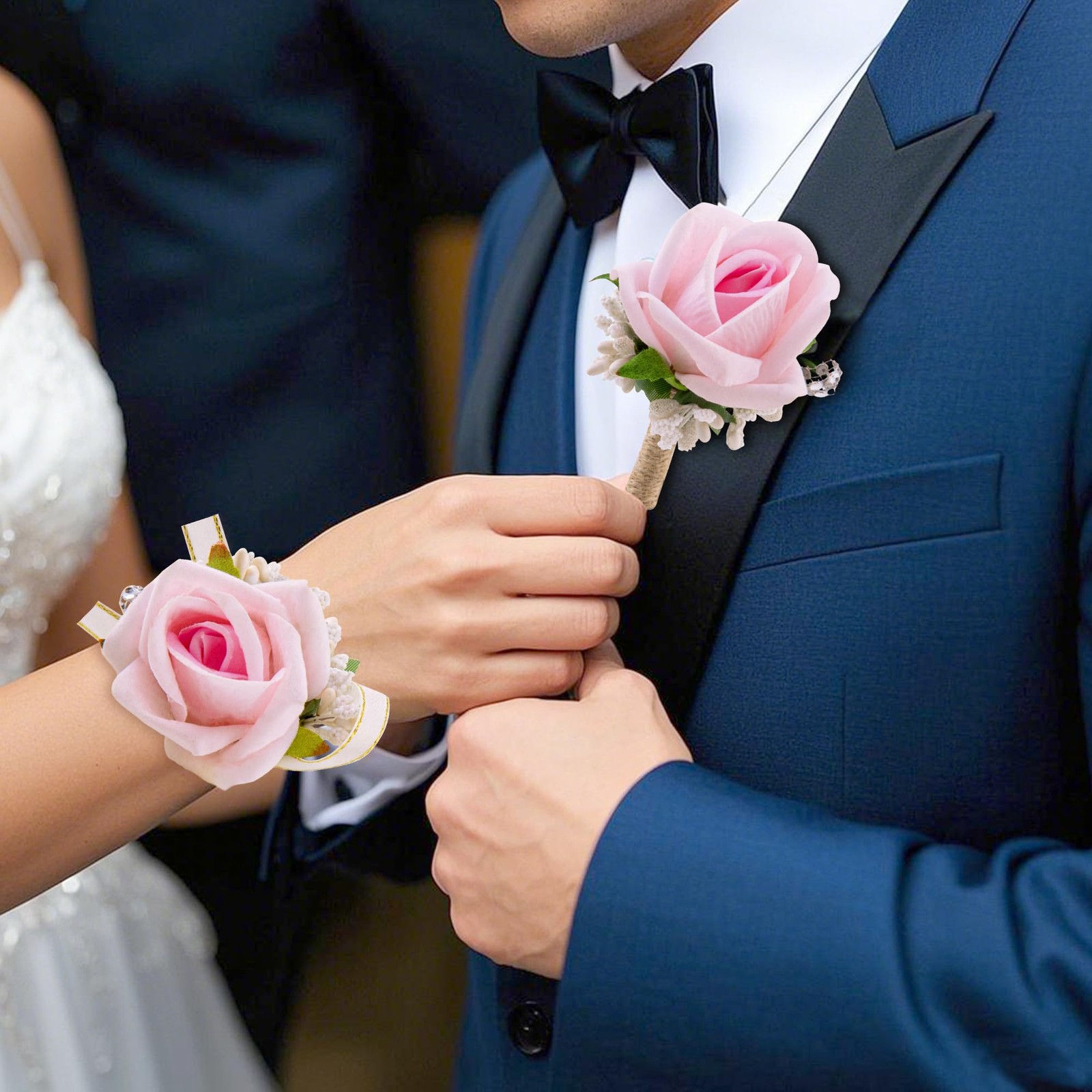 2 Pcs Pink Corsage and Boutonniere Set Wristlet Prom Decor Men Light Pink