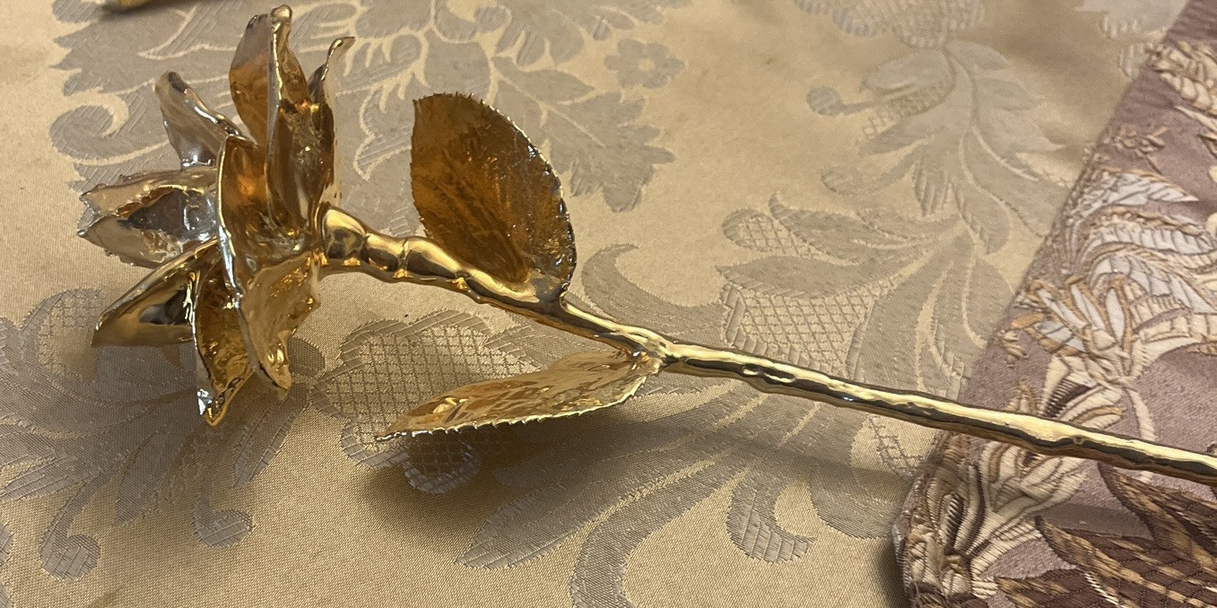 Real American Rose Dipped In 24K Yellow Gold Made In USA 12″ Lasts Forever